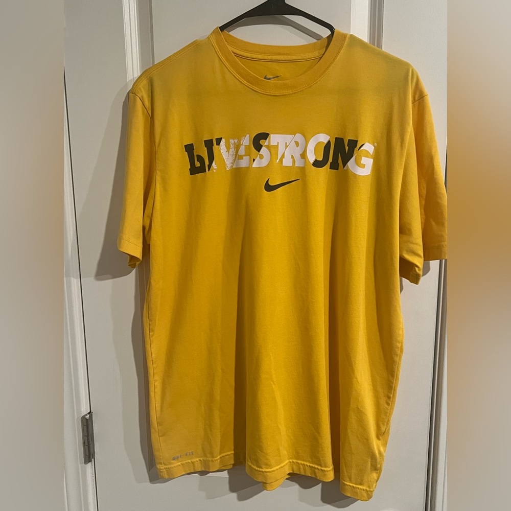 Nike Livestrong Dri-Fit Short Sleeve Athletic T-Shirt - Yellow - Size Large